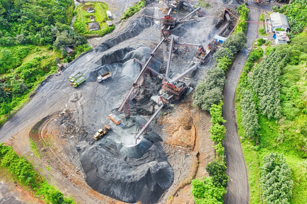 Tambang Penopang Perekonomian, Ini Alat yang Dibutuhkan